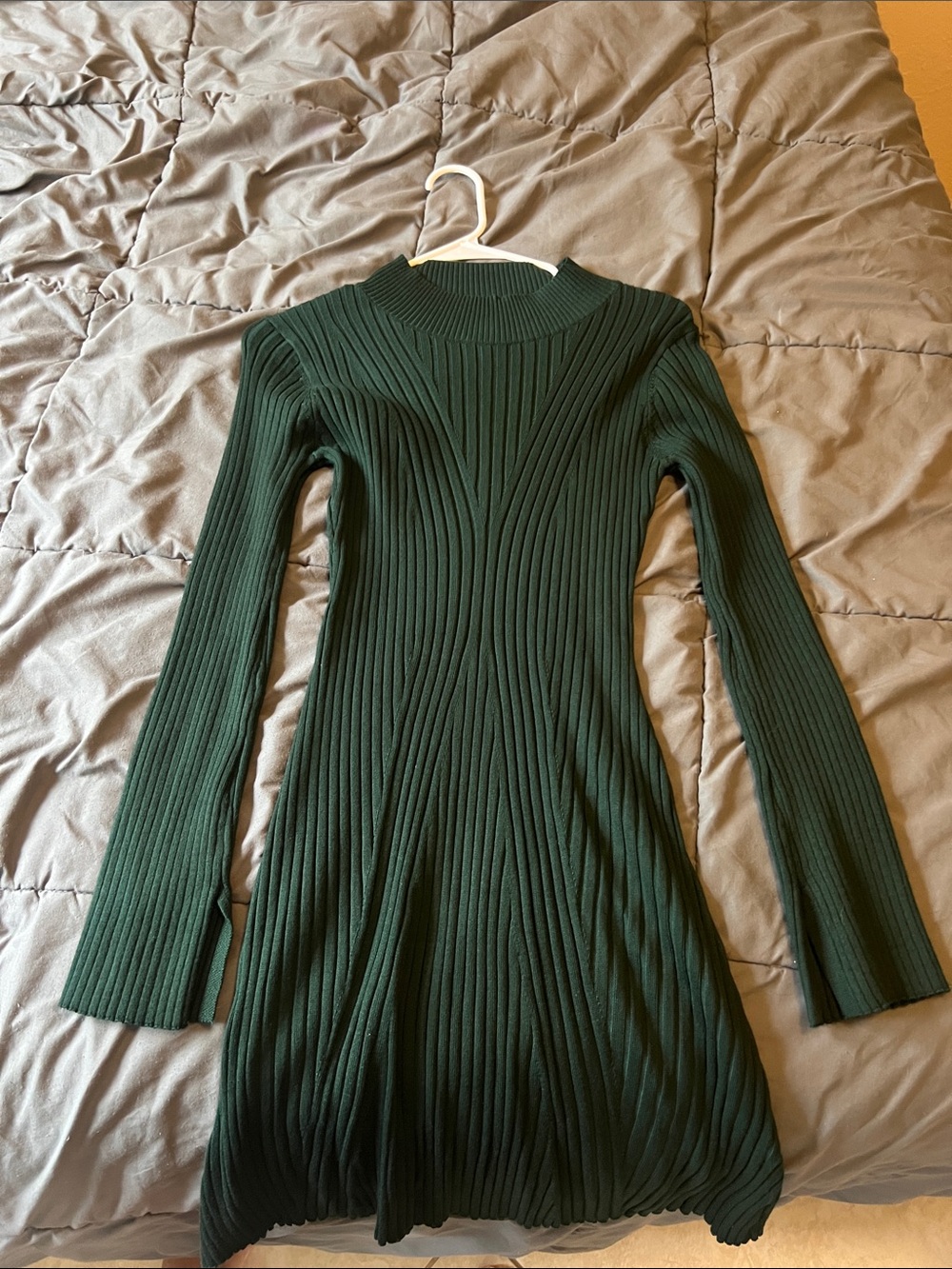 Women’s Forest Green Ribbed Long-Sleeve Knit Dress